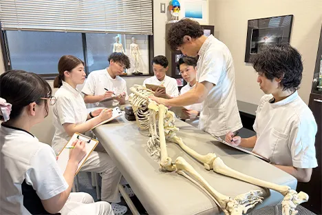 AKA腰痛骨盤矯正